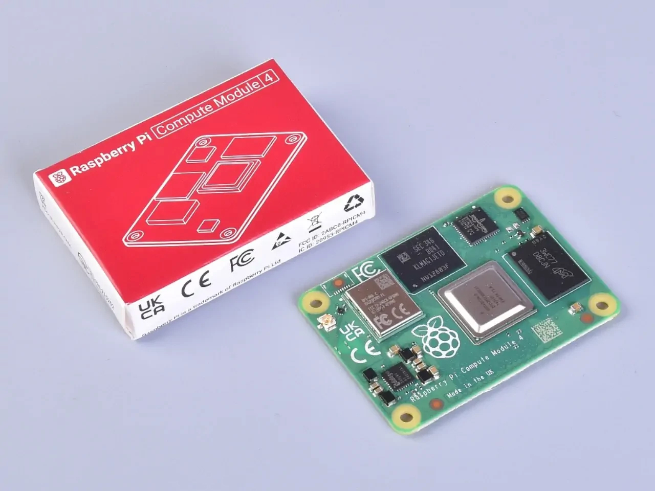 Raspberry Pi Compute Module 4 CM4108032 з Wi-Fi, 8 ГБ RAM і 32 ГБ eMMC
