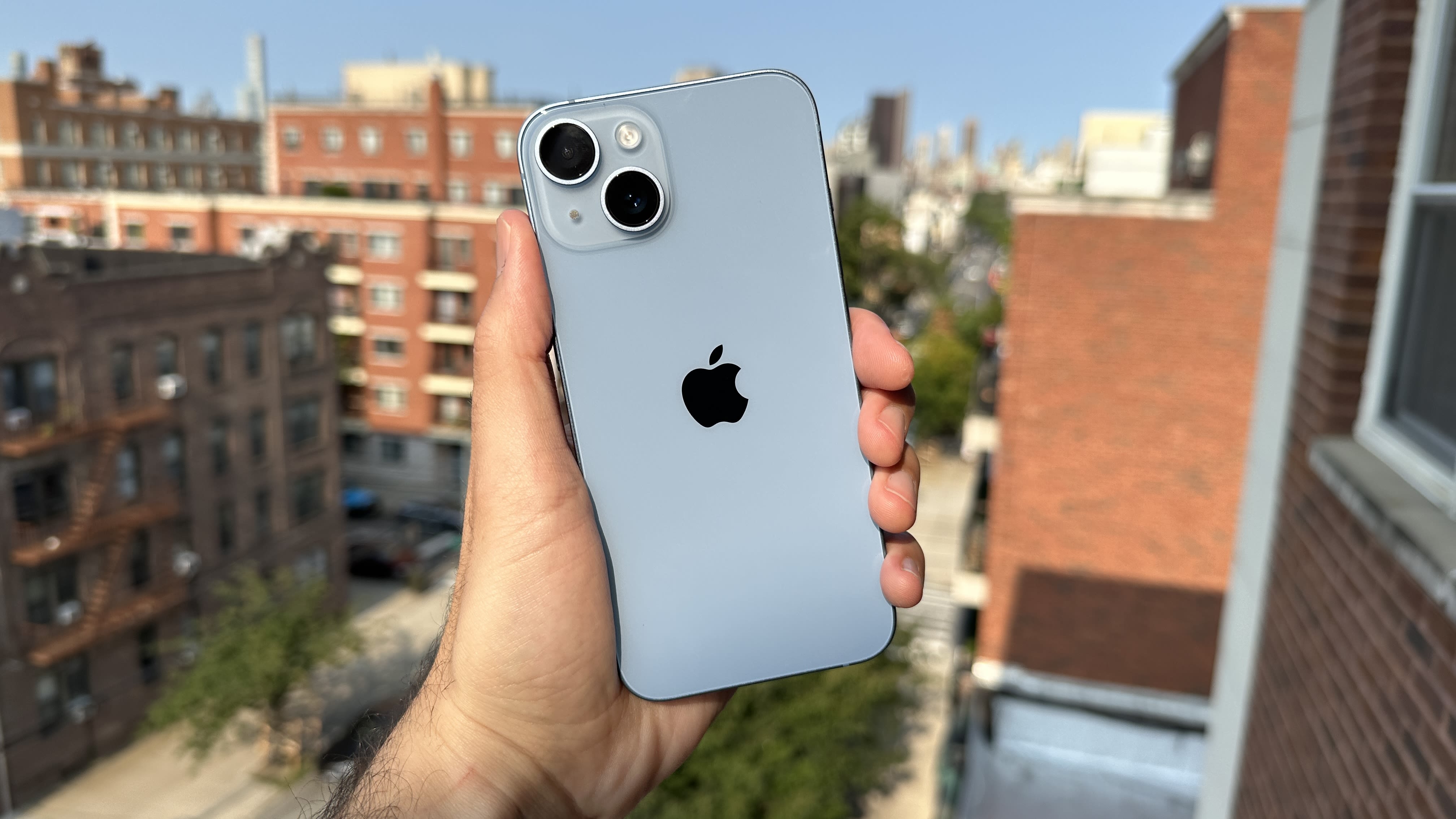 Apple iPhone 14